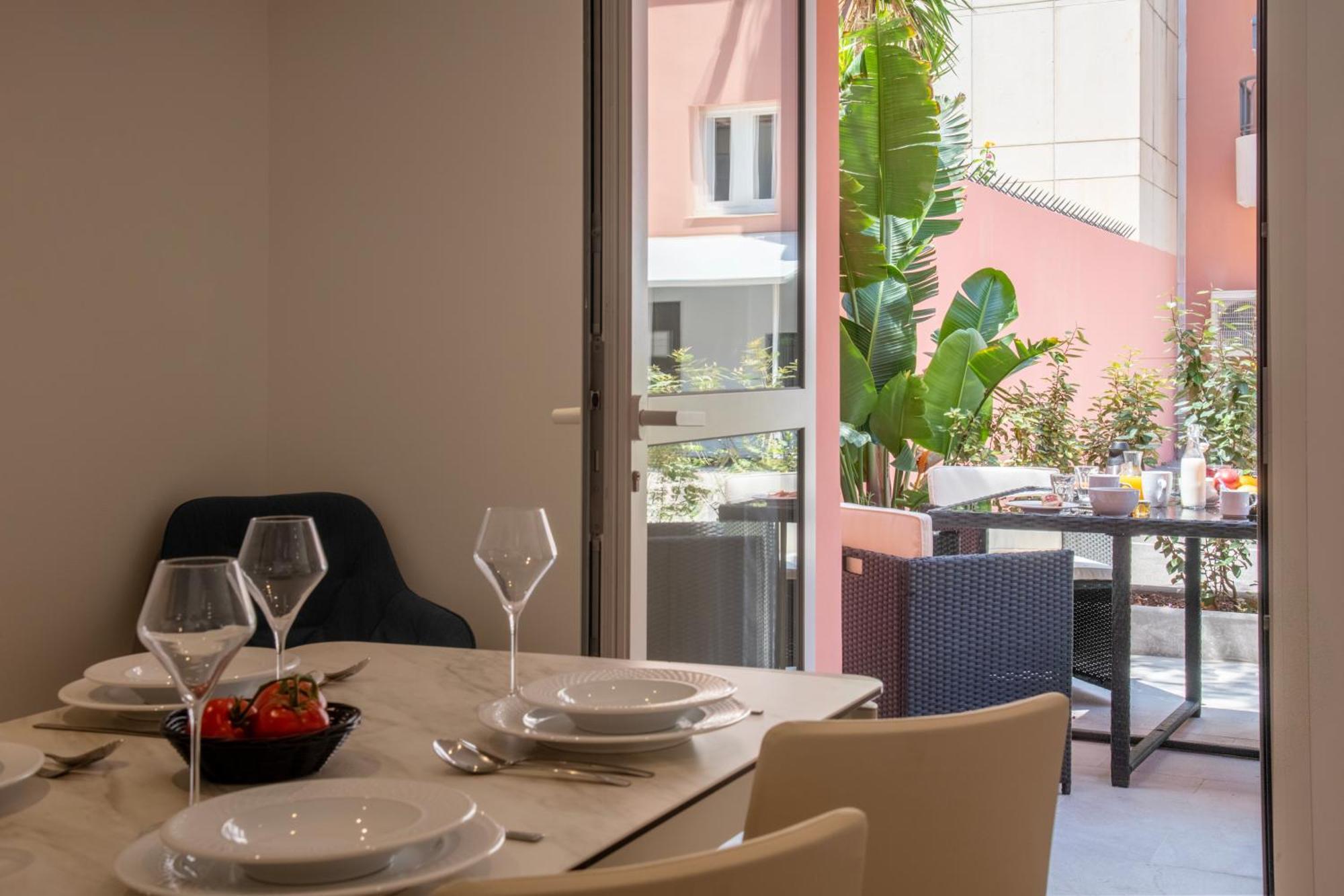Appartements French Riviera Confidential Centre Ville Juan Les Pins Proche Des Plages Rom bilde