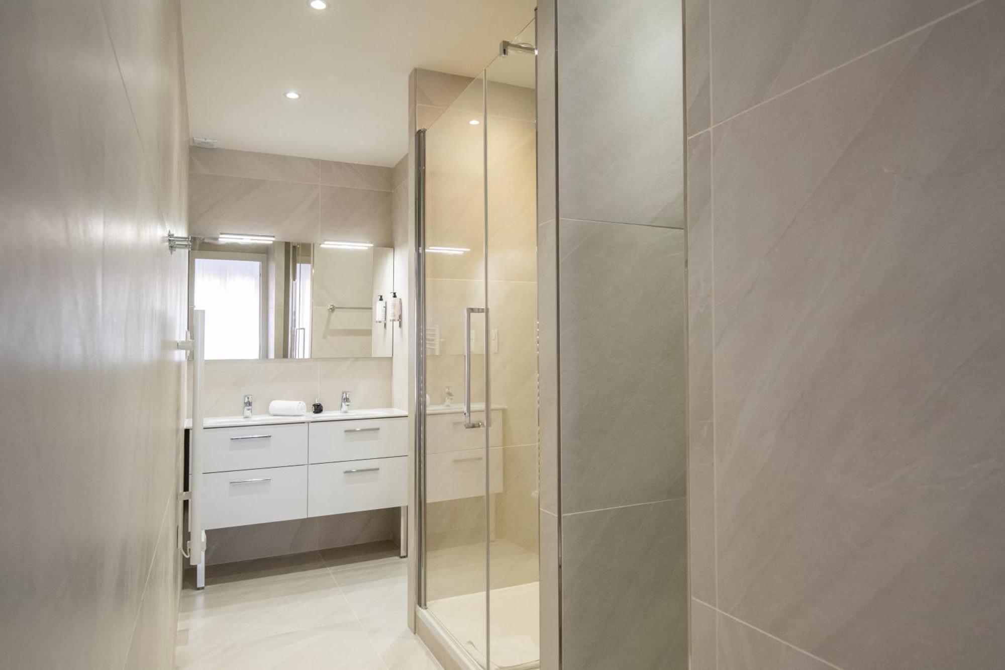 Appartements French Riviera Confidential Centre Ville Juan Les Pins Proche Des Plages Rom bilde