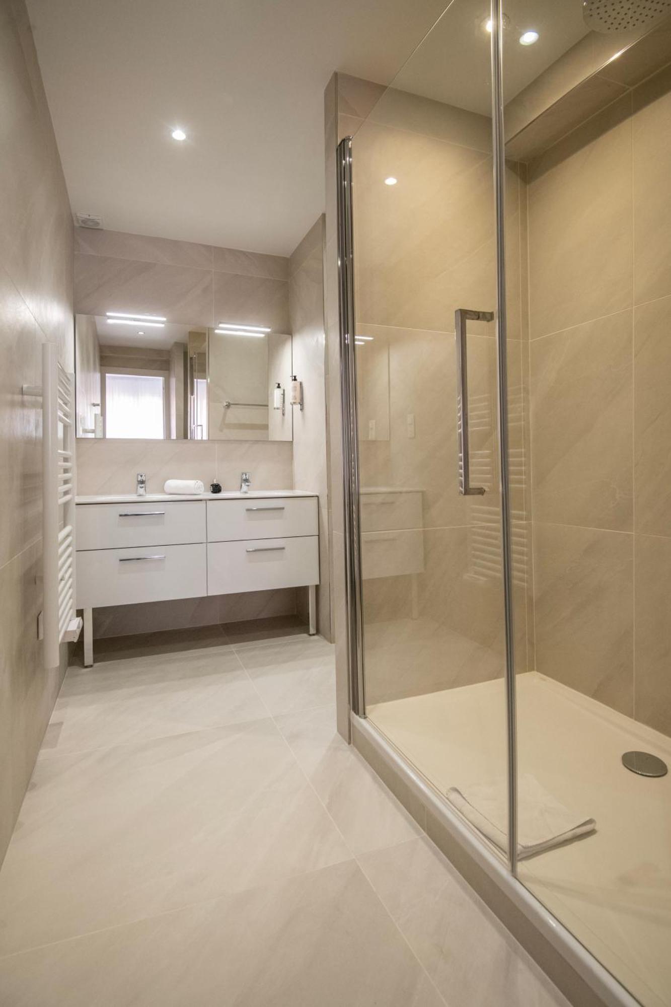Appartements French Riviera Confidential Centre Ville Juan Les Pins Proche Des Plages Rom bilde