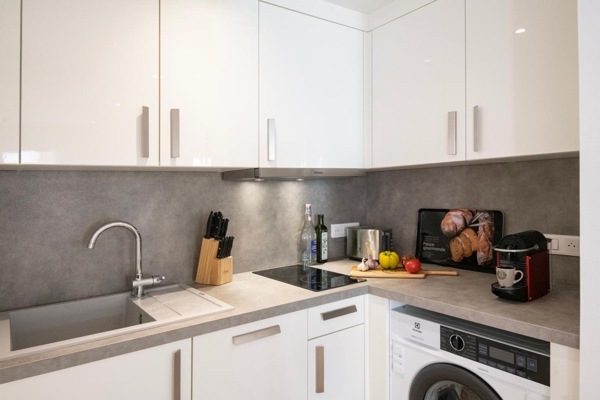 Appartements French Riviera Confidential Centre Ville Juan Les Pins Proche Des Plages Rom bilde
